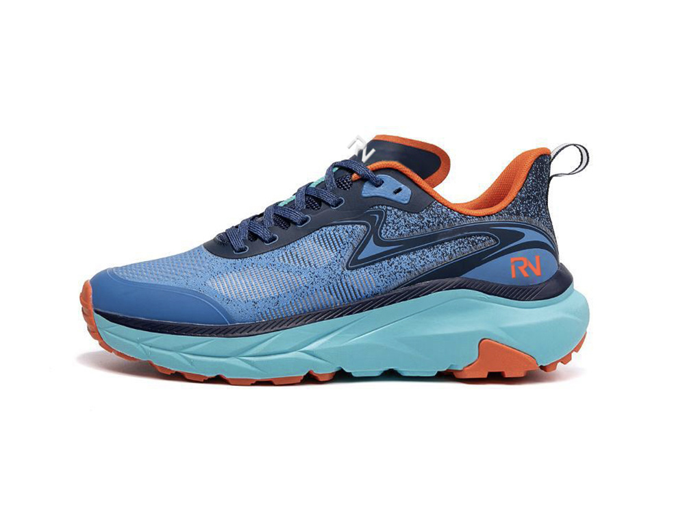 RUNNING SHOES