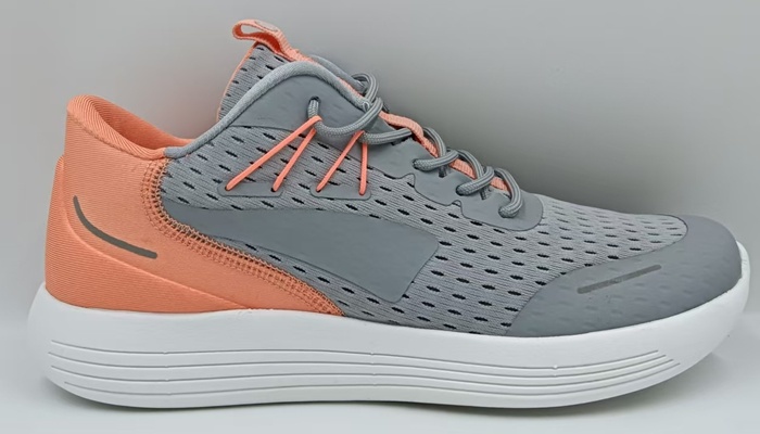BREATHABLE MESH RUNNING SHOES