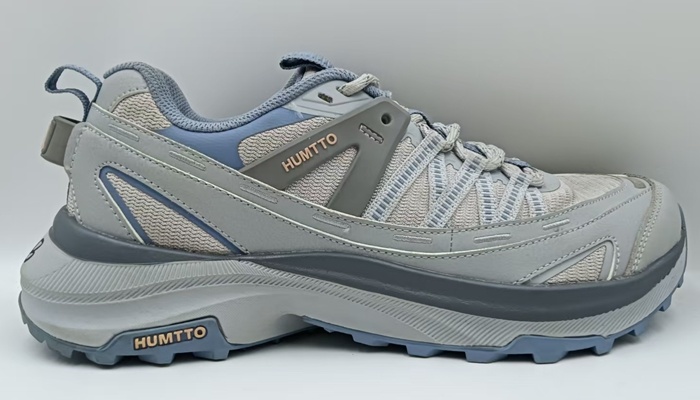 HIKING SHOES