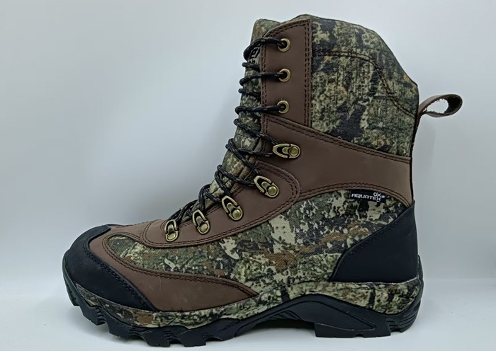 HIKING SHOES