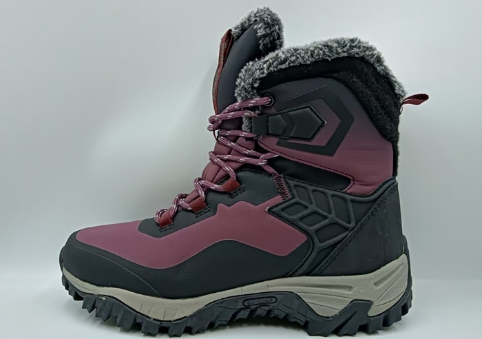 HIKING SHOES