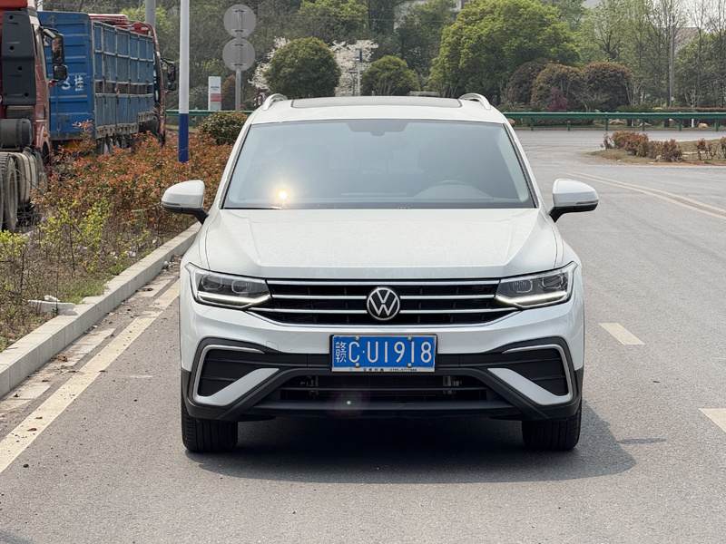 Volkswagen Tiguan L