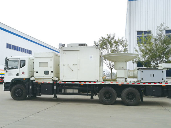 Semi-Trailer Antenna Truck