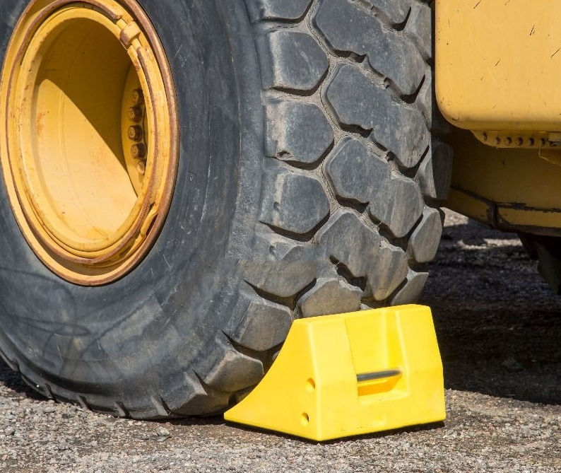 Urethane Wheel Chock-15"x15.12"x11.02" / 381mmx384mmx280mm