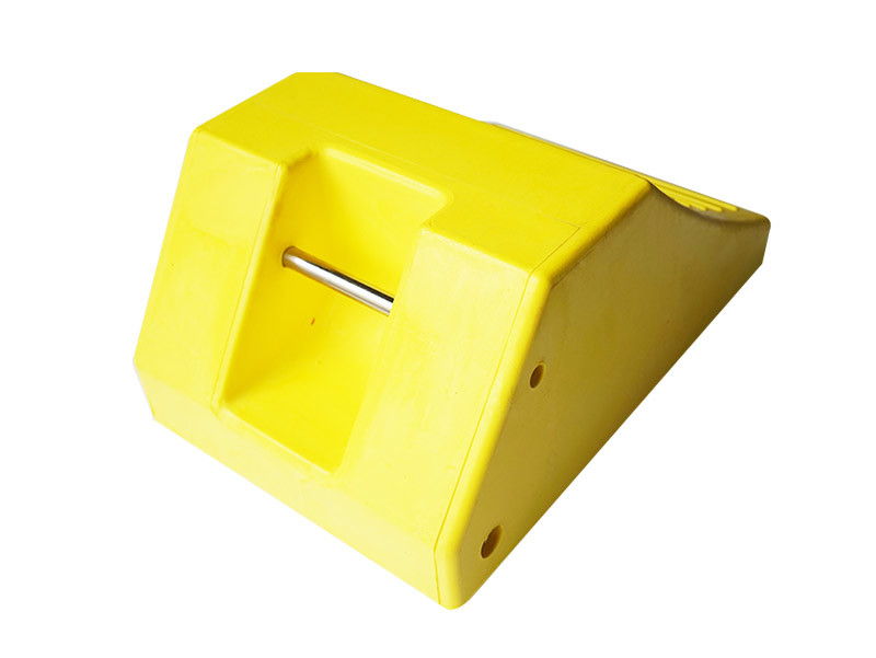 Urethane Wheel Chock-21.65"x14.69"x10.83" / 550mmx373mmx270mm