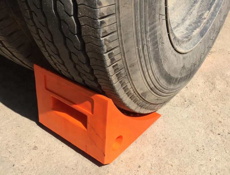 Urethane Wheel Chock-11.02"x7.87"x7.87" / 280mmx200mmx200mm