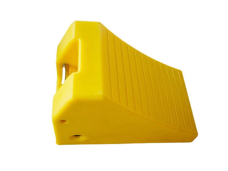 Urethane Wheel Chock-24.61"x14.53"x16.02" / 625mmx369mmx407mm