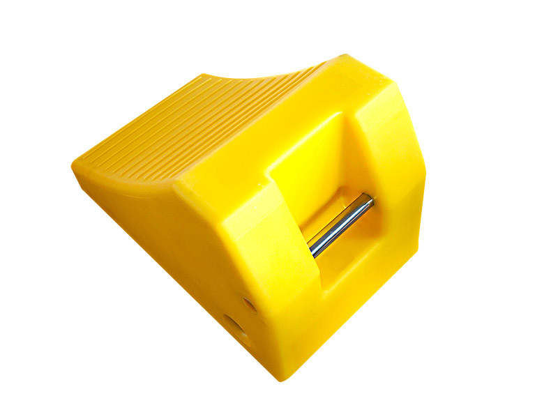 Urethane Wheel Chock-24.61"x14.53"x16.02" / 625mmx369mmx407mm