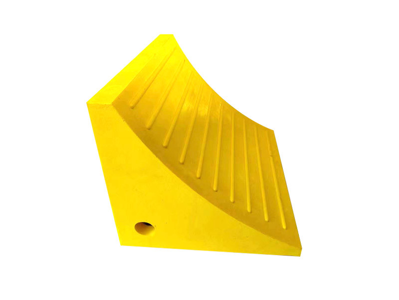 Urethane Wheel Chock-14.96"x11.81"x10.83"  / 380mmx300mmx275mm