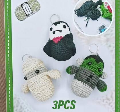 Hoween mini crochet kit