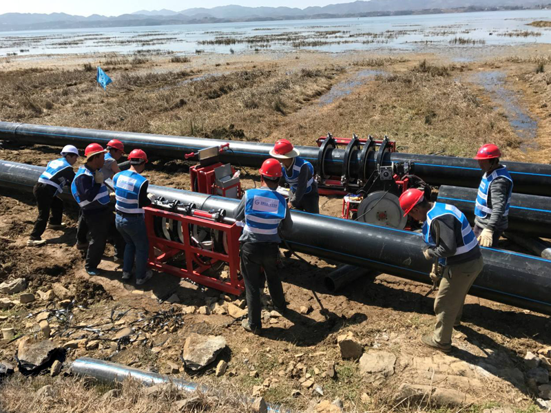 Cross-sea pipeline construction