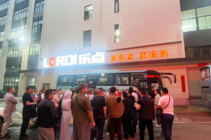 吉尔吉斯斯坦服装企业走进乐点