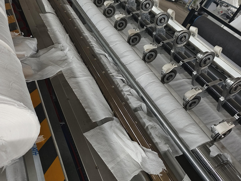 OEM toilet roll production line from China manufacturer