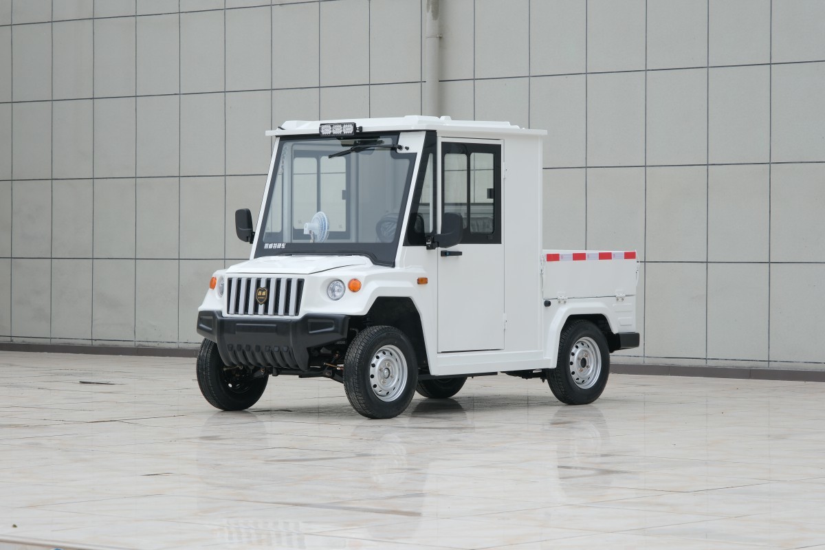 Hummer H5 cargo bed small fan spotlight