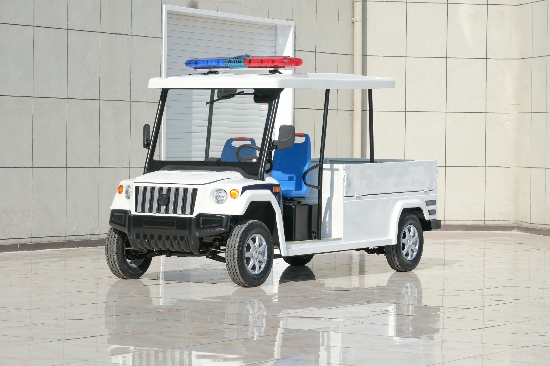 [HUMMER H8 Single-Row Seat with Long Cargo Bed and Bus-Style Seating]