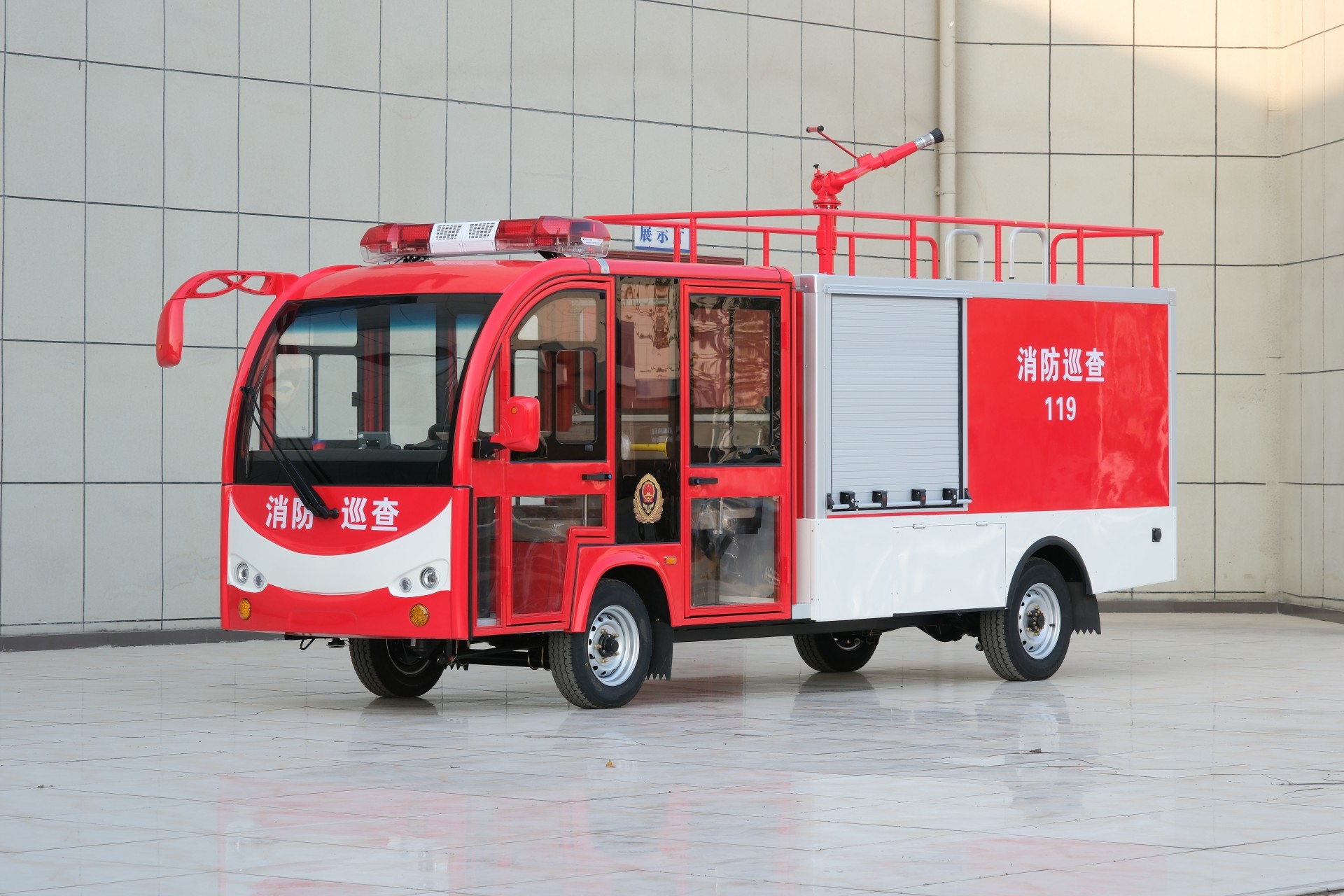 [Double-row seat water cannon fire truck]