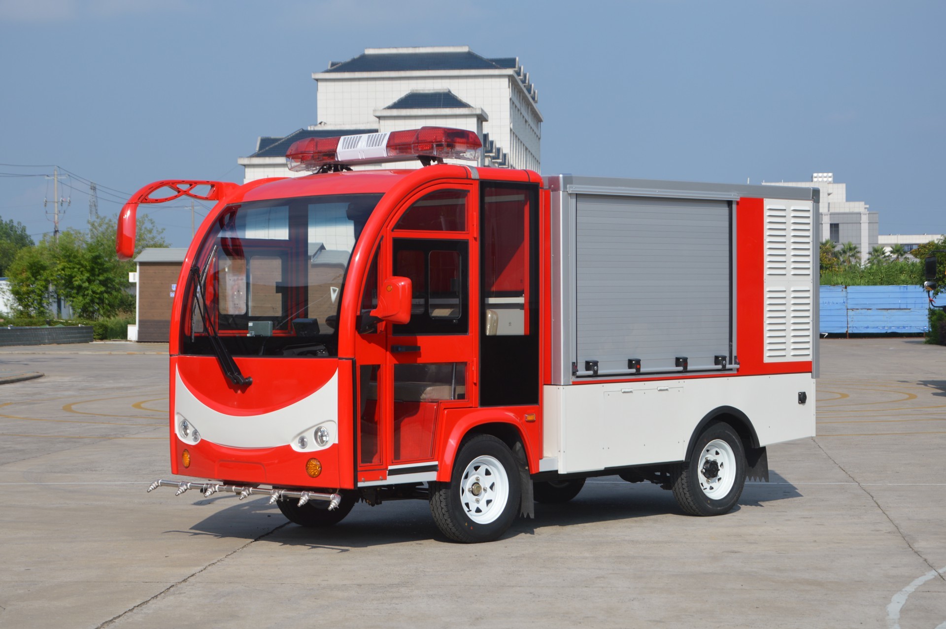 [1T Water Sprinkler Fire Truck]