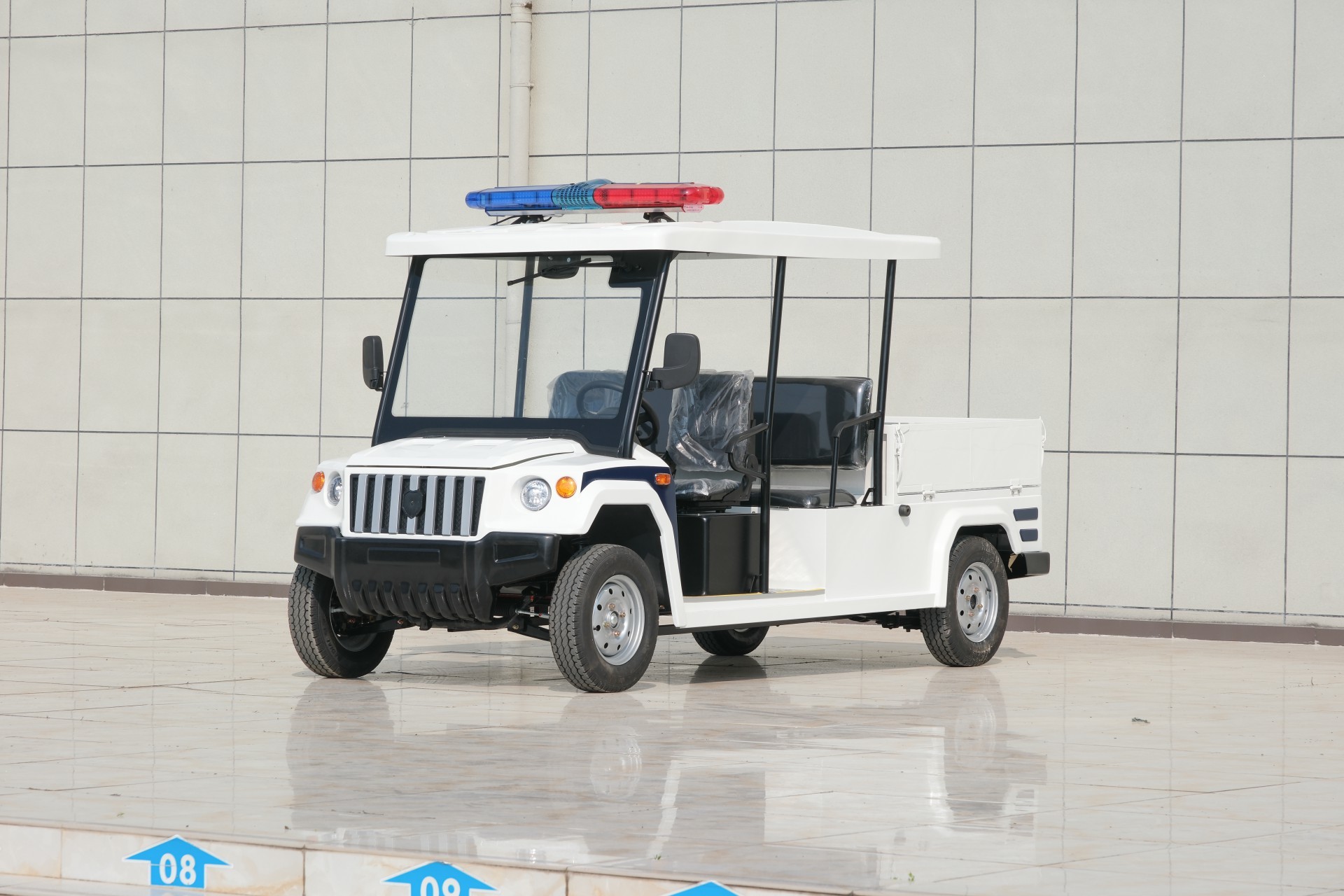 [Hummer H8 Long Cargo Bed]