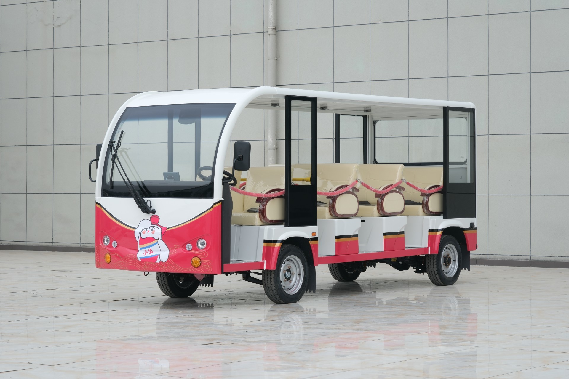 11 luxurious seats with open top, white bottom, red and gold trim