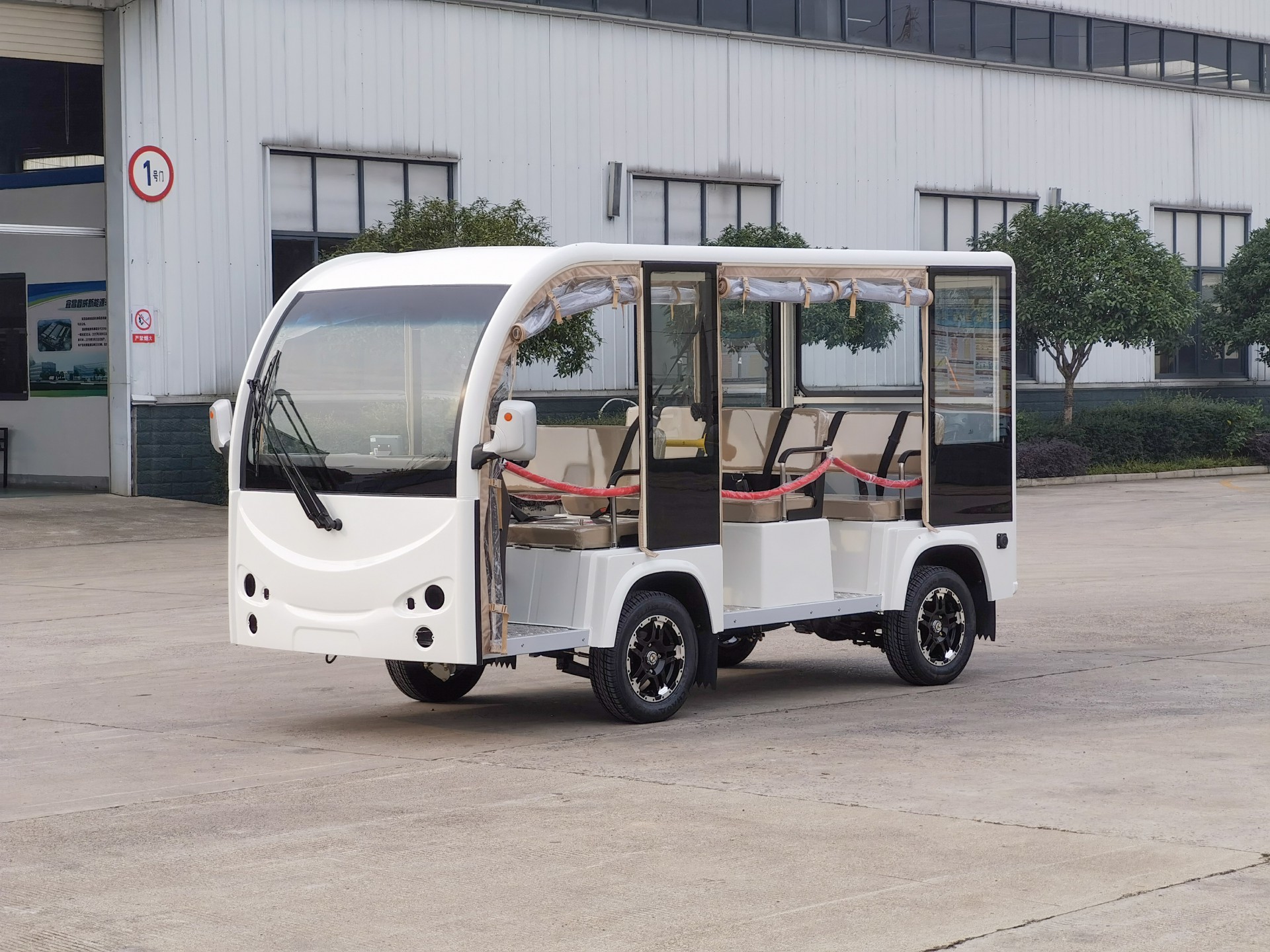 8-seater T-top white rain curtain