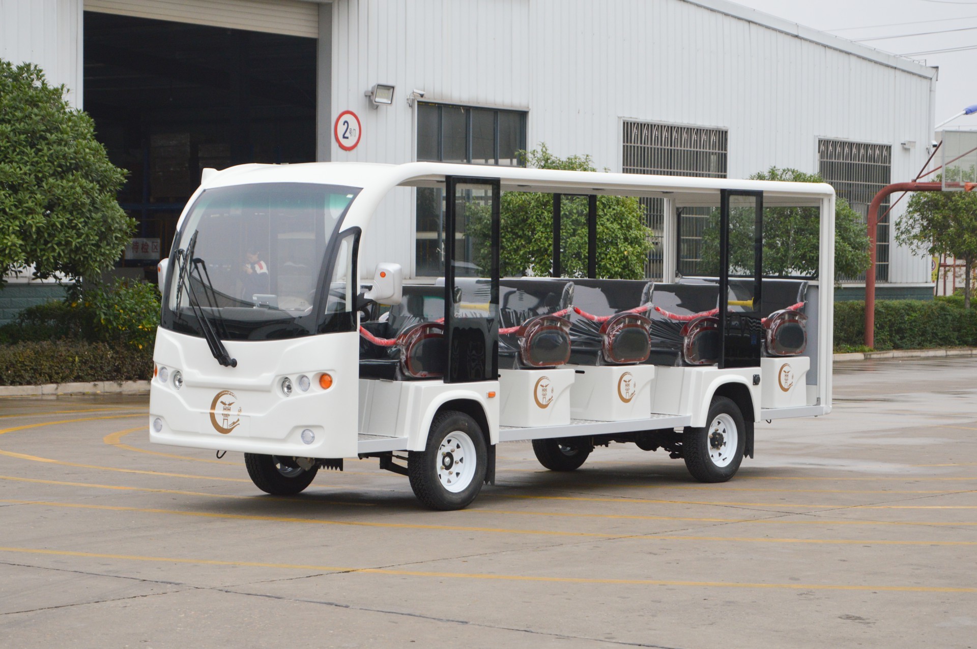 [14-seater Y open white black luxury seats]