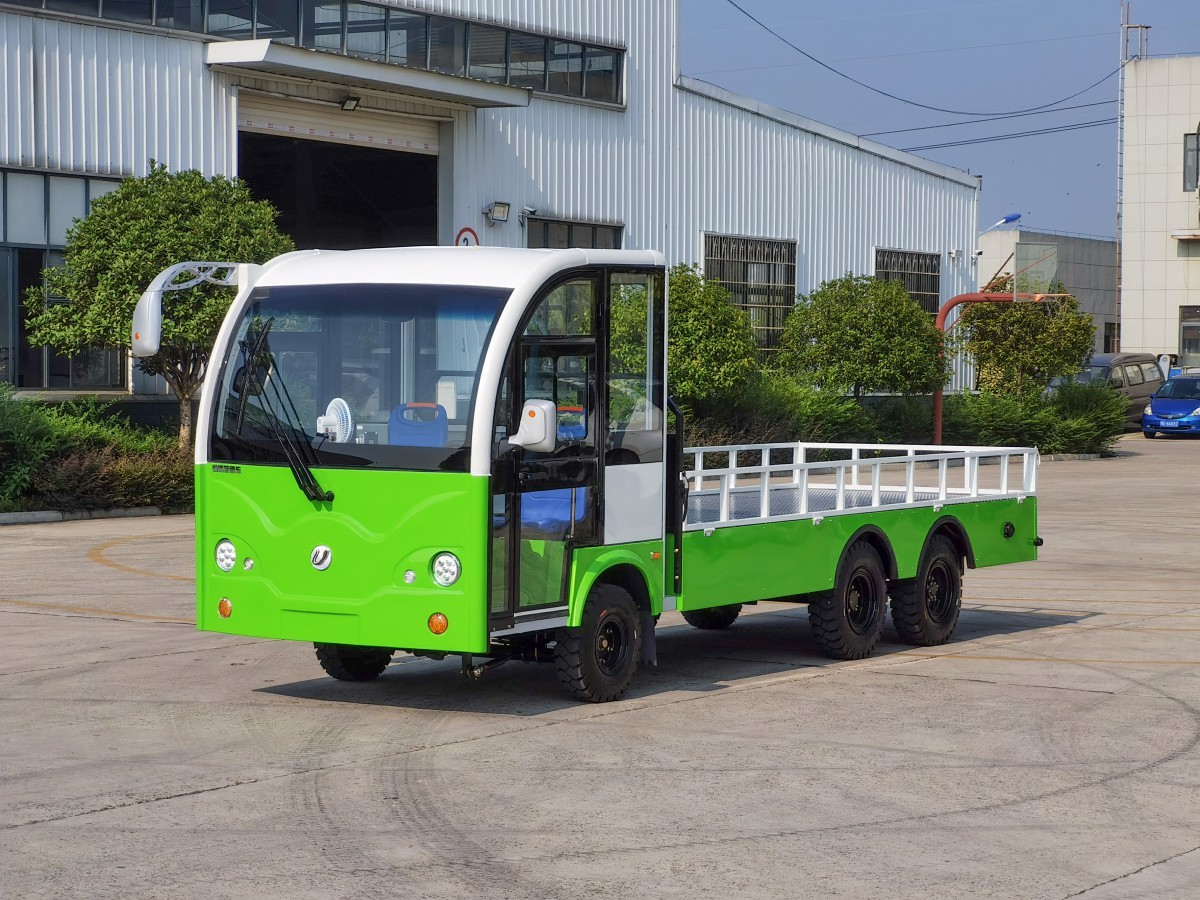 3T cargo box T enclosed top white bottom green flower railing double bridge