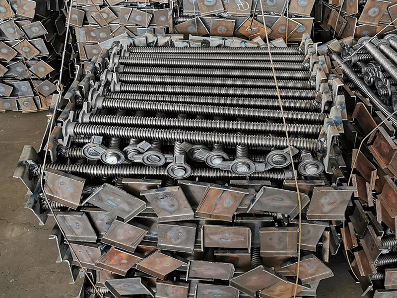 Features of galvanized lead screw Features of galvanized lead screw