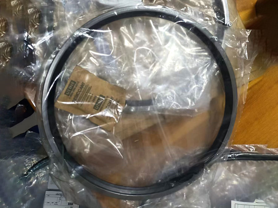 Top-drive pressure seal
