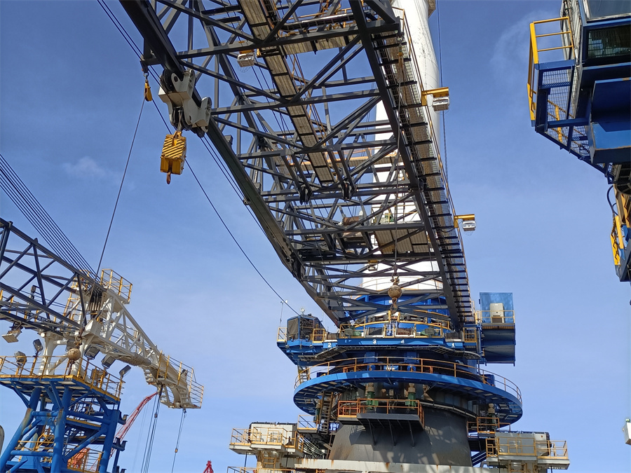 Global Ocean 1200-ton crane overhaul and commissioning