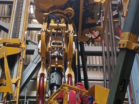 Dalian Shipyard E15 Repair, Installation, and Debugging