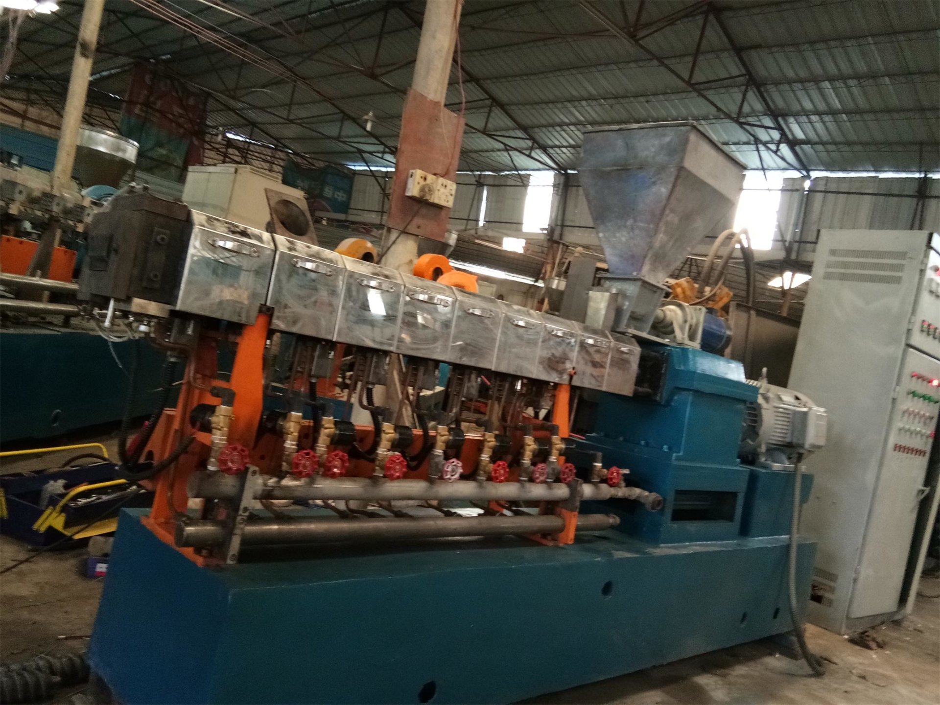 ∅ 35 twin-screw granulator