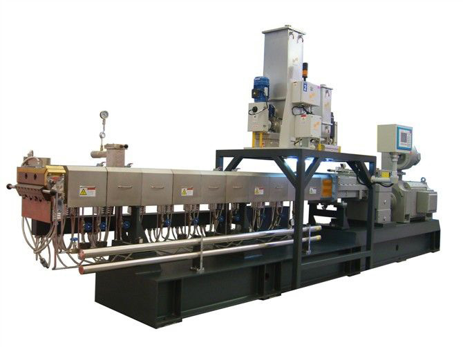 Twin-screw granulator