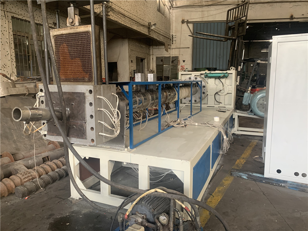 Used Zhongshan single-screw granulator