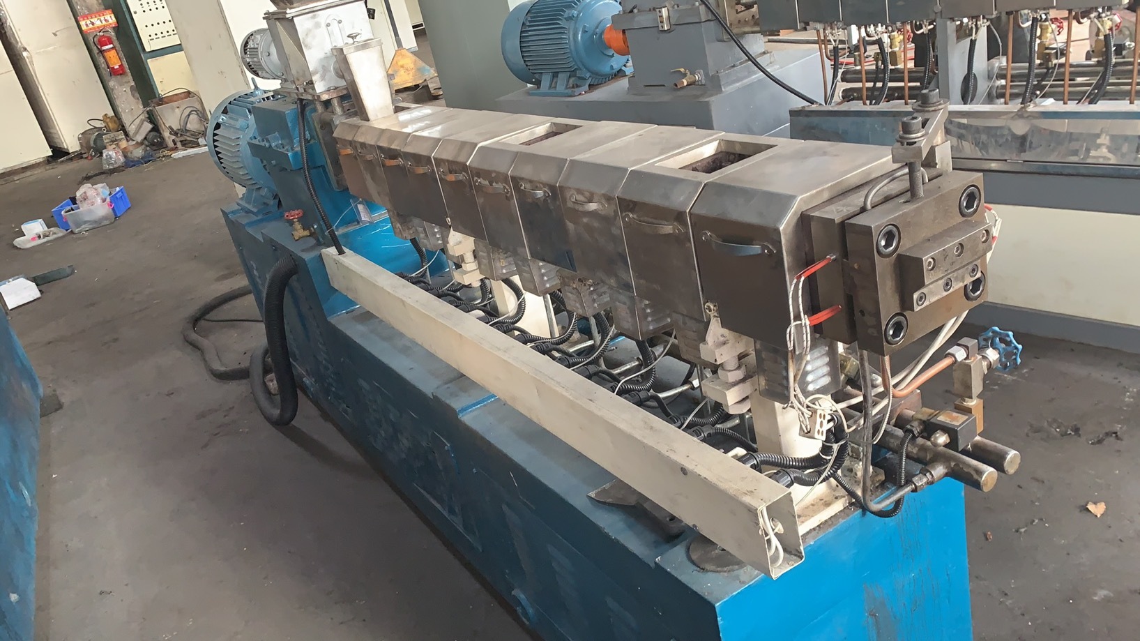 Model 35 twin-screw granulator