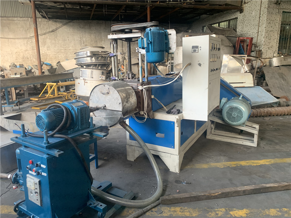 Used Zhongshan single-screw granulator