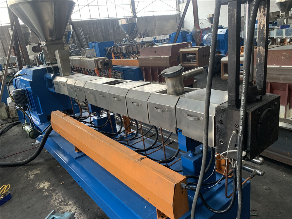 Foshan 65B twin-screw granulator second-hand twin-screw extruder