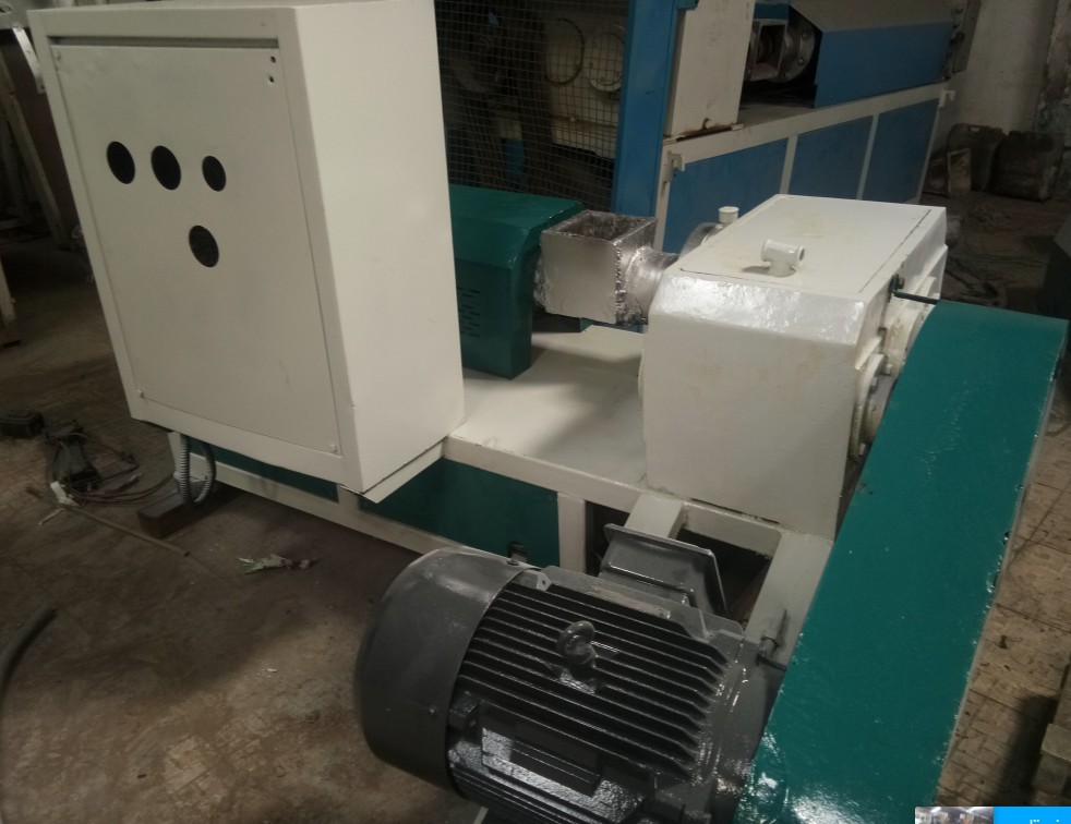 Second-hand Huaxing single-screw sub-machine non-stop screen change plastic single-screw granulator