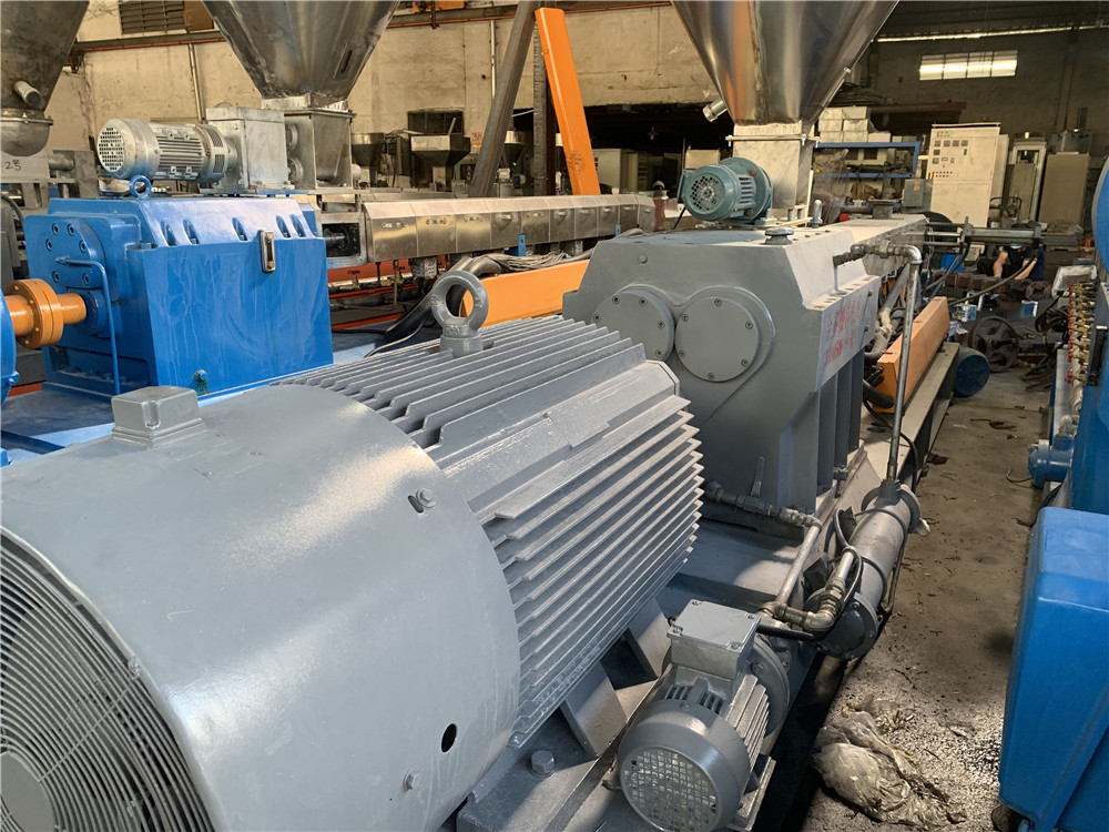 Used 75 twin-screw granulator for production of degradable materials Price of parallel twin-screw granulator