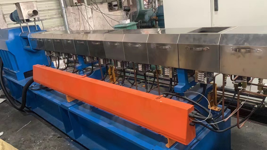 65B twin-screw granulator
