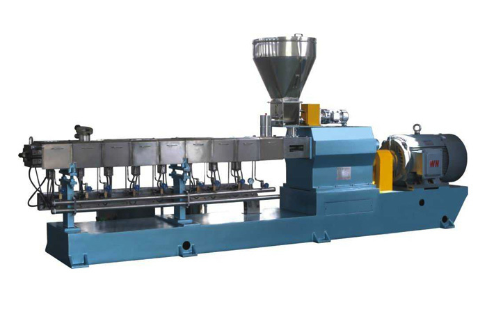 Parallel twin-screw cold water drawing granulator
