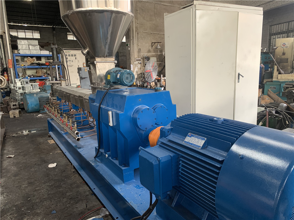 Foshan 65B twin-screw granulator second-hand twin-screw extruder
