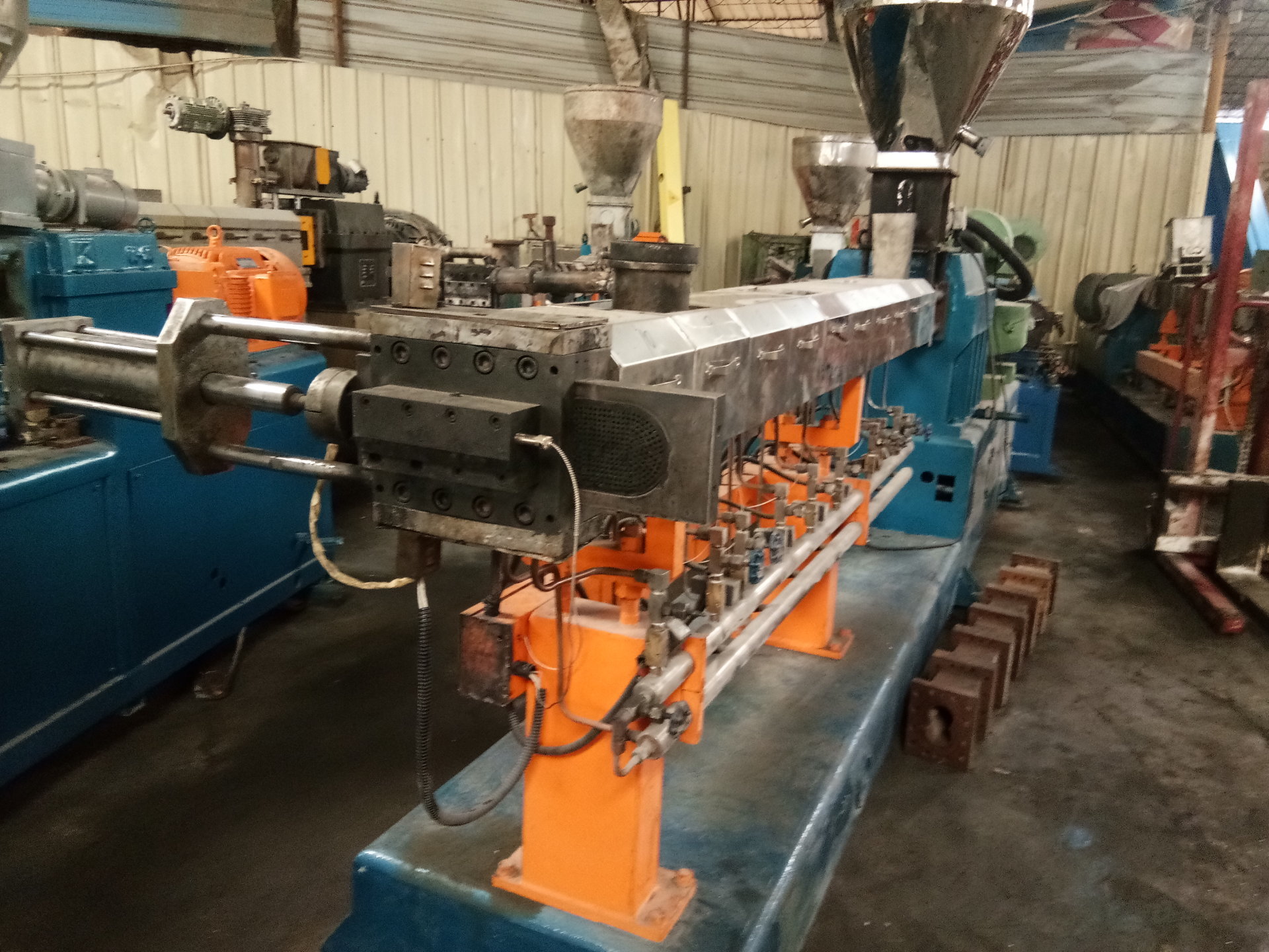 Second-hand modified plastic twin-screw extruder granulator