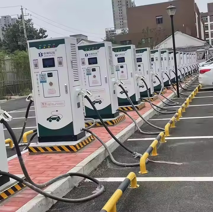 OCPP1.6J Station Dc Ev Charger Type 2 GBT CCS1 CCS2 Ev Charger 60-360kw Three Phase Charging Station