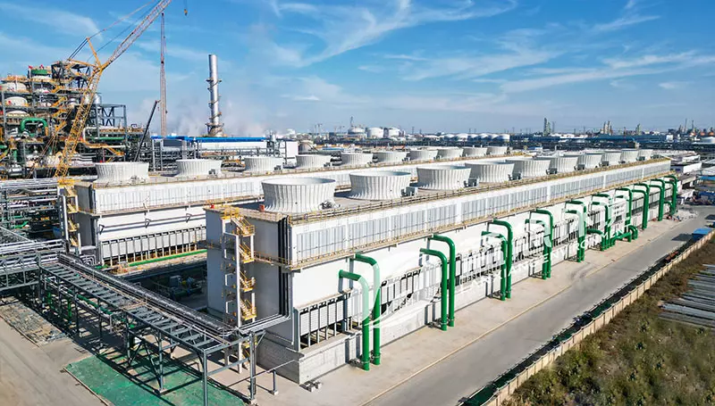 Finned Plume Abatement and Water Saving Cooling Tower