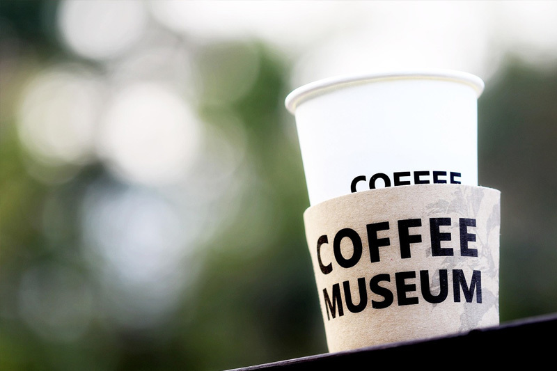 Double wall paper cup are a common type of paper drink containers