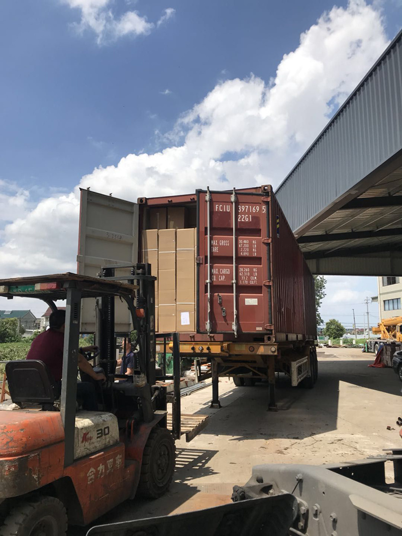 Shipping container