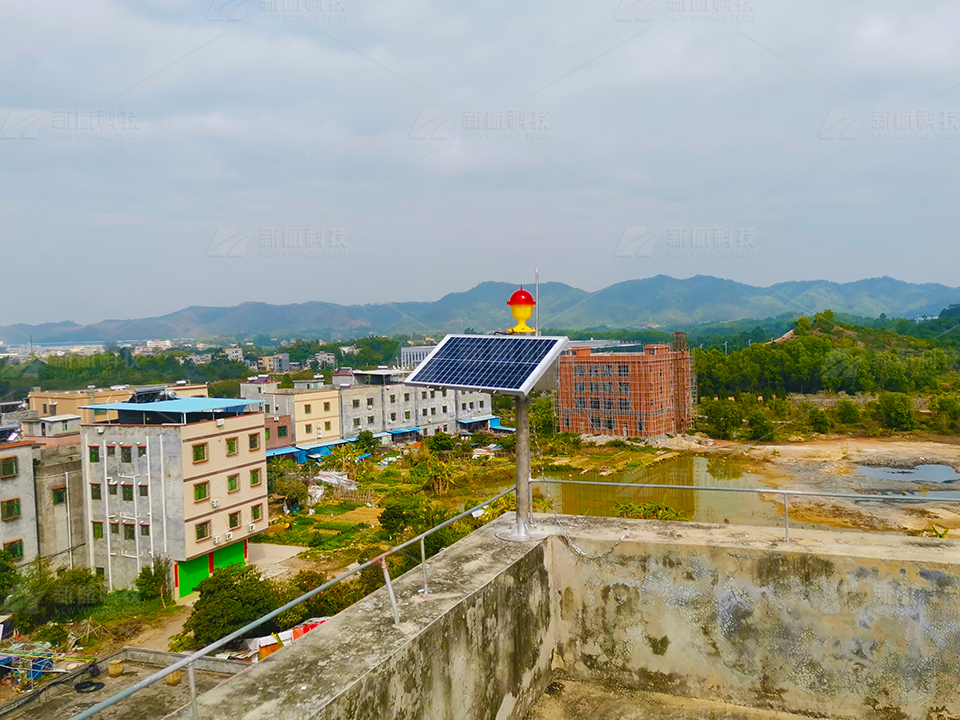 Solar Powered Type B Low Intensity Obstruction Light