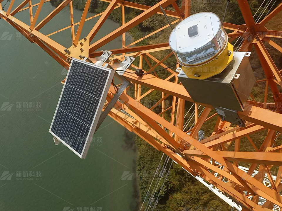 Solar Powered Red Flashing ICAO Type B Medium Intensity Obstruction Light
