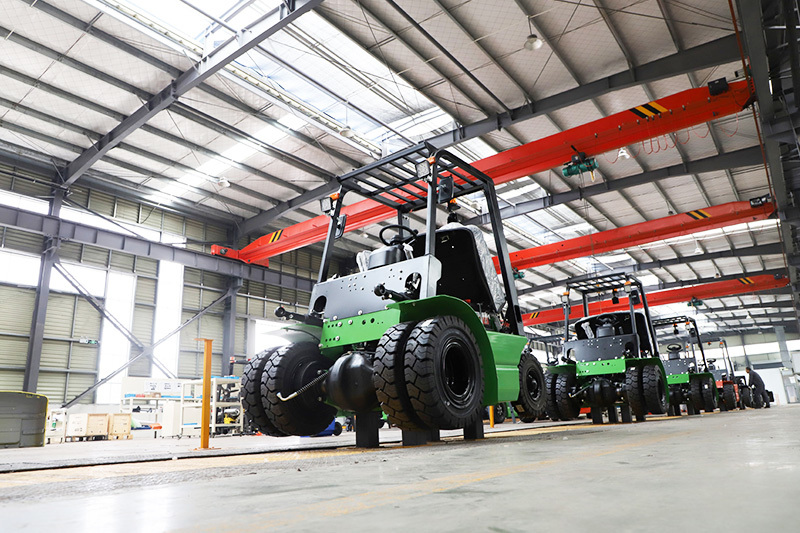 The Company offers a complete product range  of material handling equipment