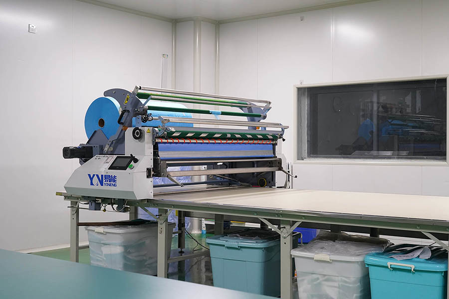 Automatic laying machine